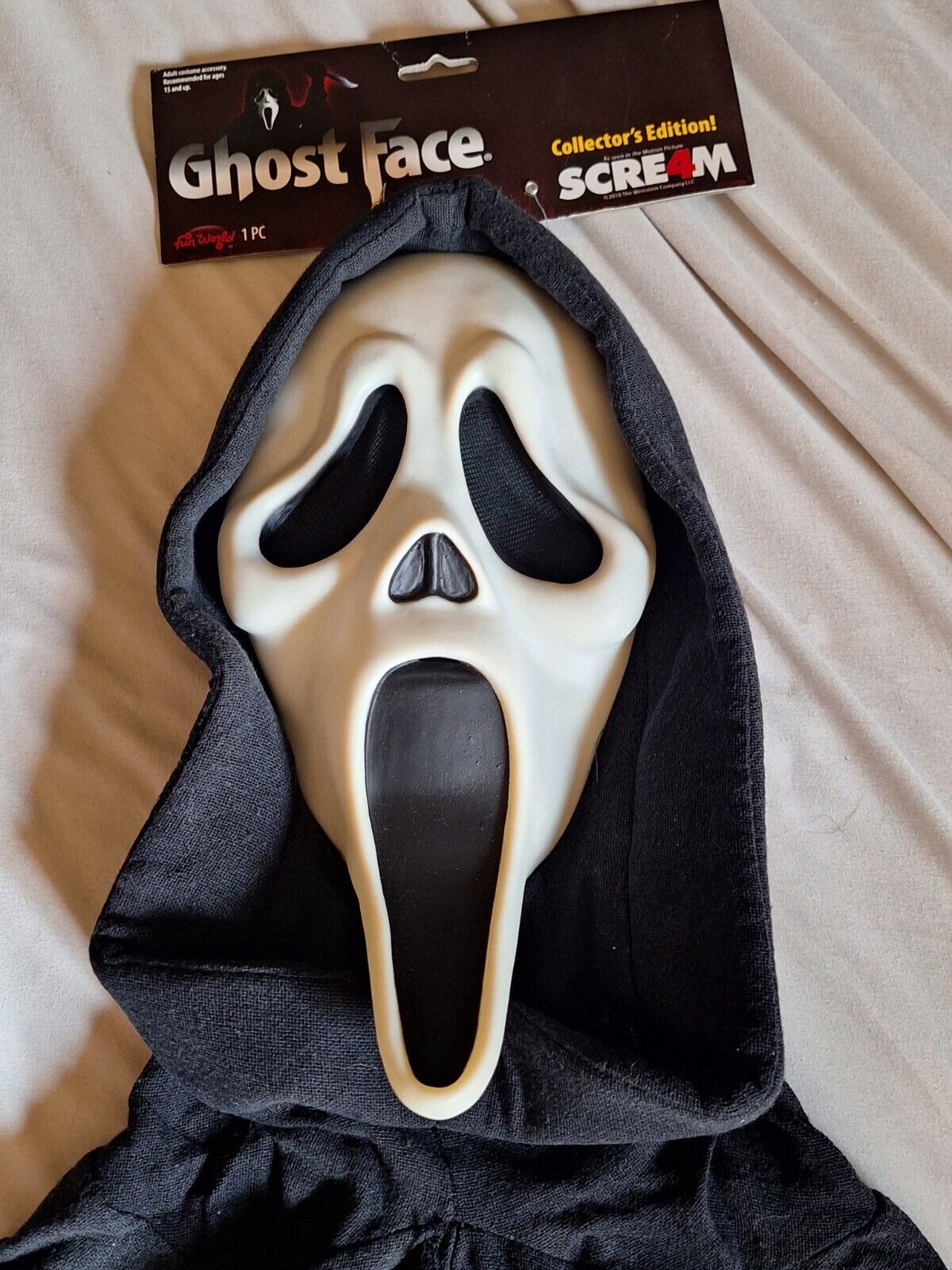 Scream 4 HHN Halloween Horror Nights Collector's Edition CE Ghost Face Mask