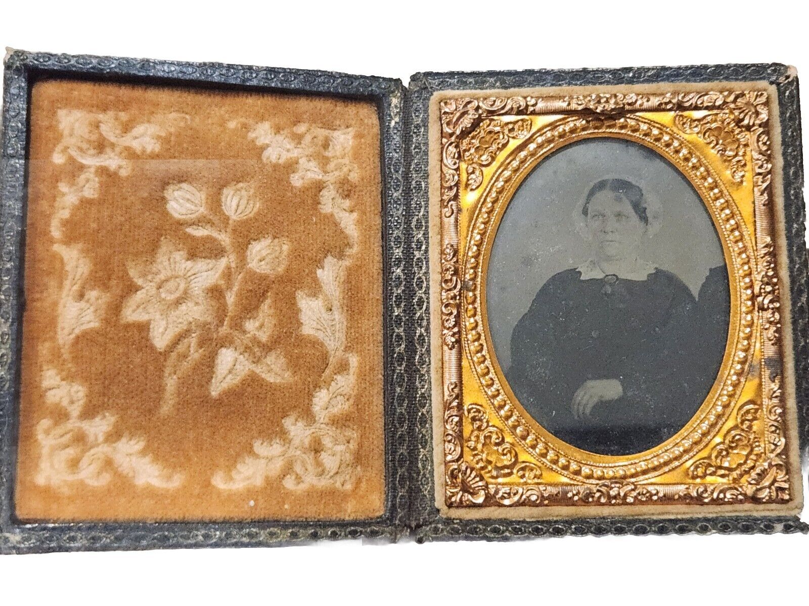 James Co Boston 25 Cent Ambrotype Portrait Photo Of Woman In Full Case