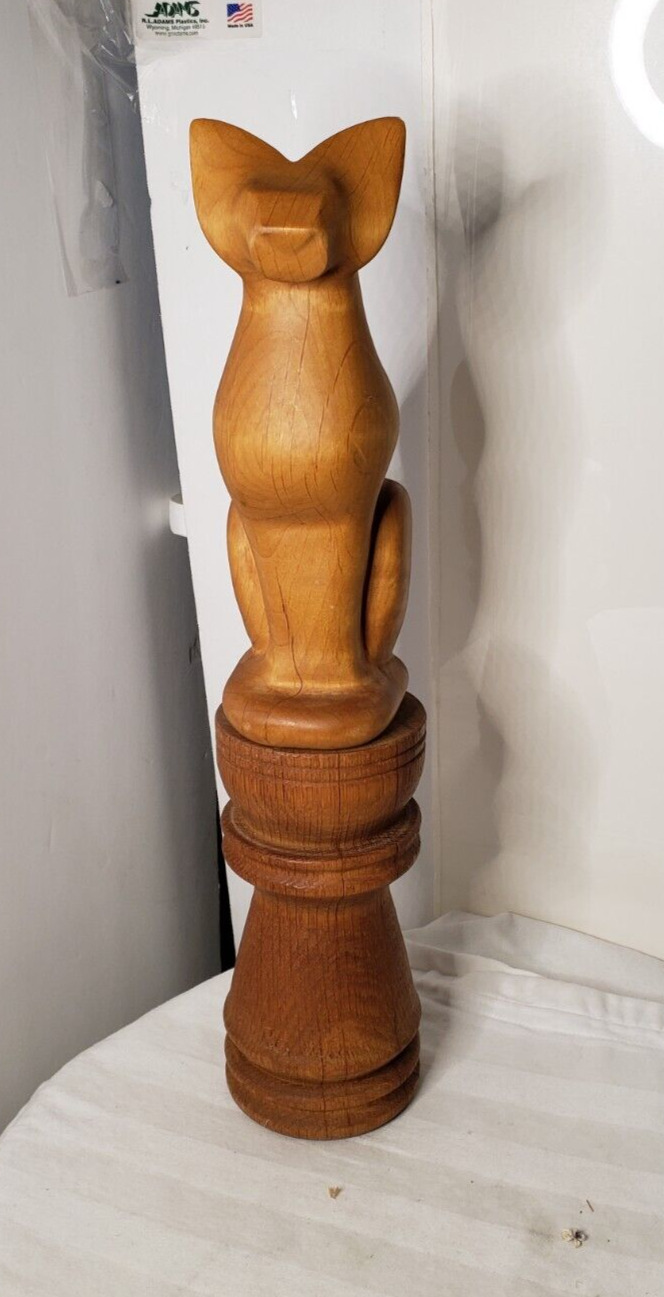 Wooden CAT on Pedestal 2 Pieces 16\