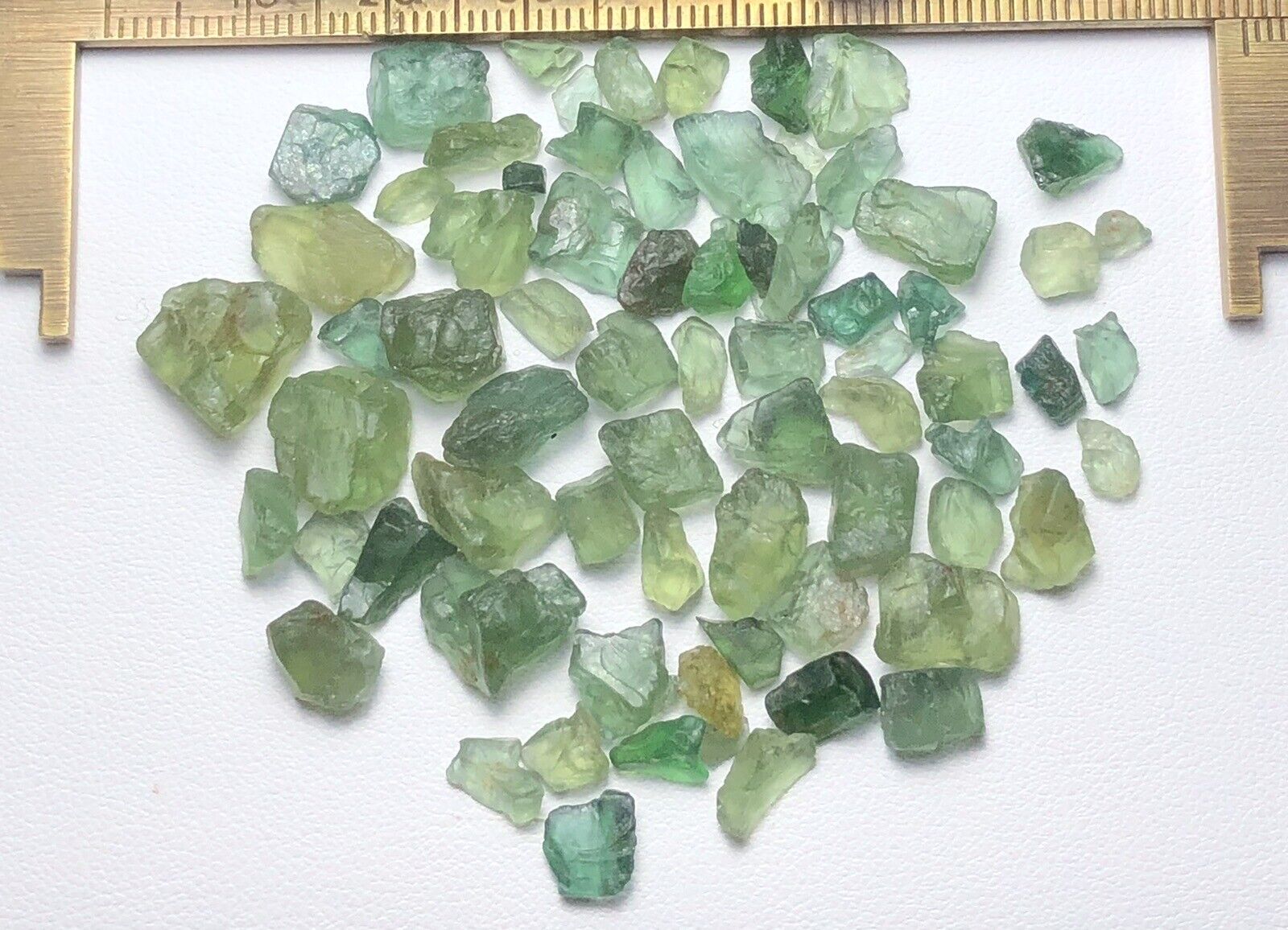 103 Crt / Natural Rough Green Apatite From Africa