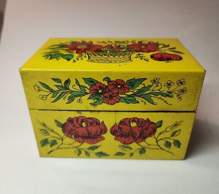 Vintage Yellow Syndicate Mfg Tin Recipe  Box Grey Gardens Big Edie