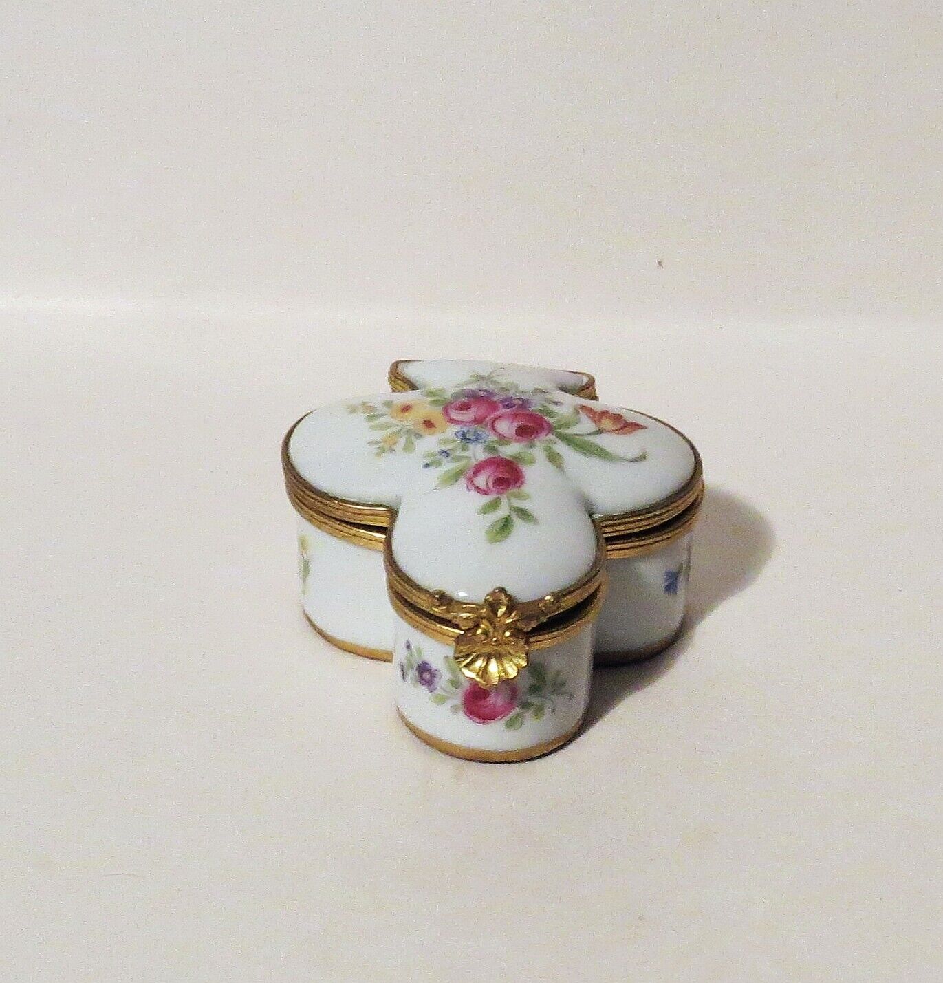 Antique Continental Hand Painted Porcelain Clover Trinket Box 2-3/8