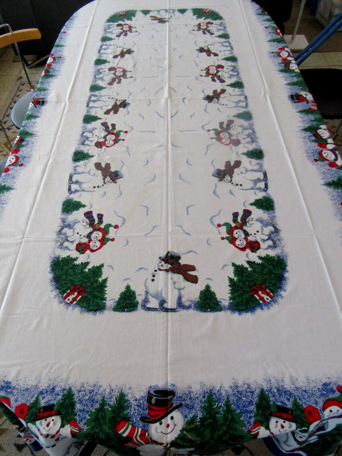 Vintage happy snowman Christmas holiday tablecloth 100\