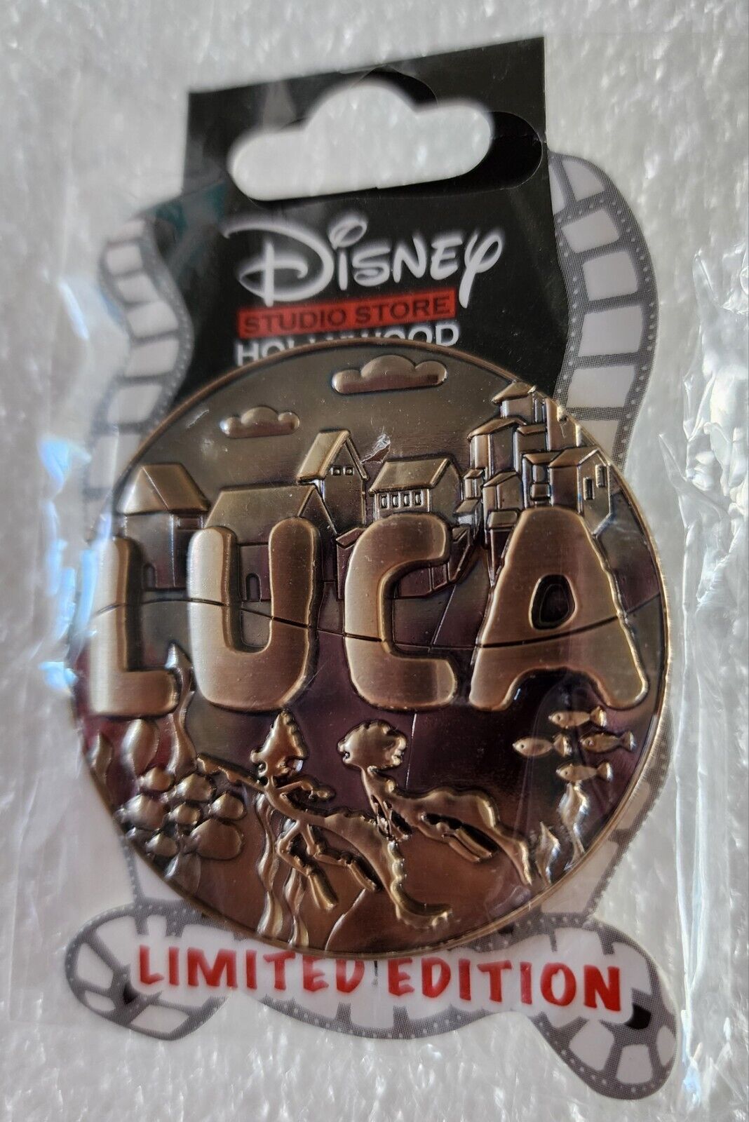 DSF DSSH LUCA ~TOWN and SEA~DIE CAST  LIMITED EDITION 1000 PIN~FREE SHIPPING