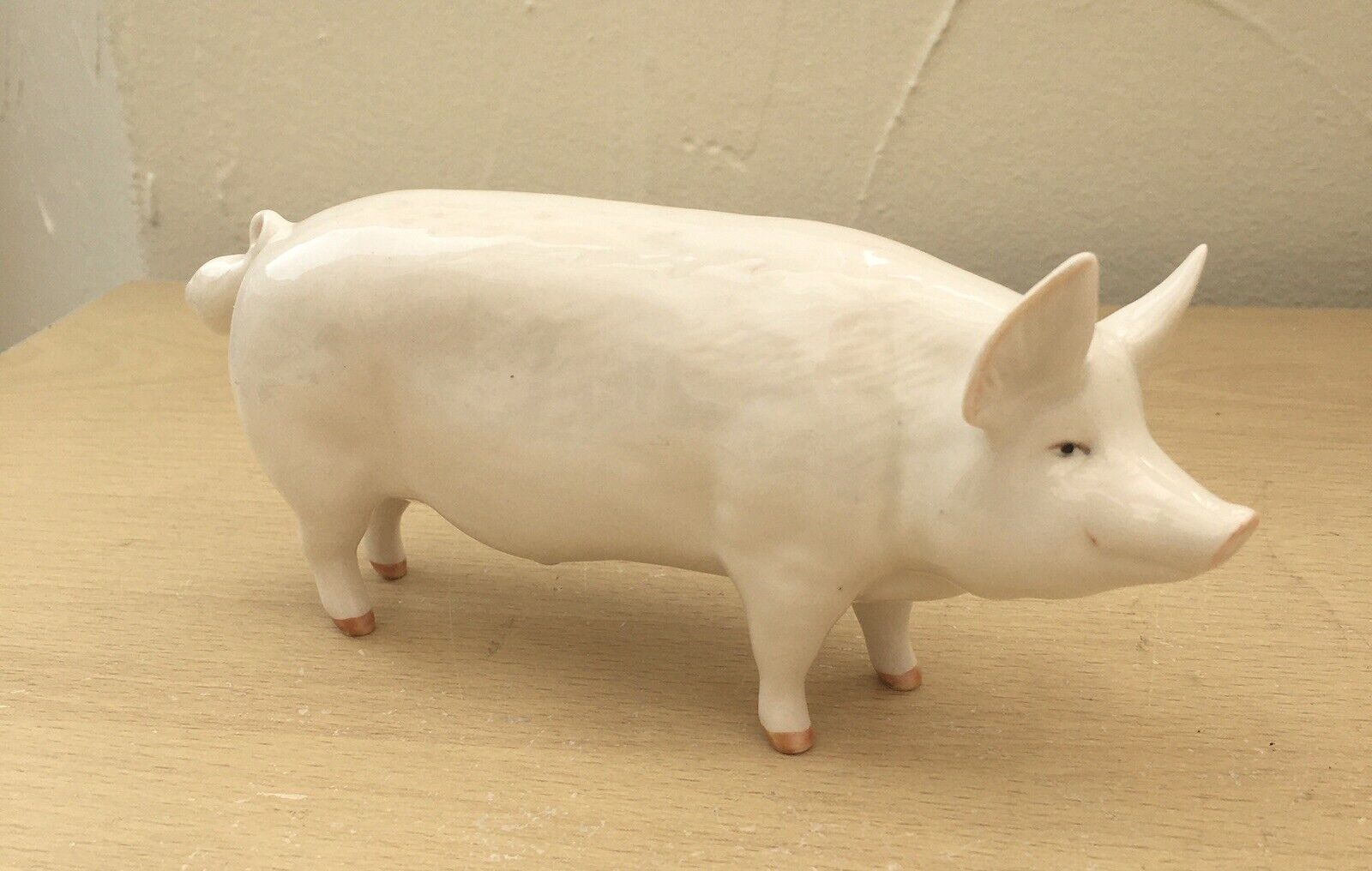Beswick Pottery Pig. Ch. Wall Ch Boy 53. Gloss. Model no. 1453A.  Perfect.