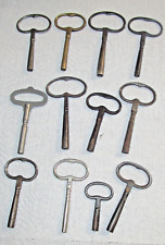 10 ANTIQUE/ VINTAGE FRENCH CLOCK KEYS MIXED SIZES JW39 picture