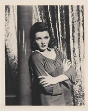 HOLLYWOOD BEAUTY GENE TIERNEY STYLISH POSE STUNNING PORTRAIT 1970s Photo C20 picture