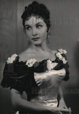 1958 Press Photo Actress Yvonne Furneaux - tub07696 picture