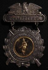 WWII ERA CAMP CLAIBORNE LA NATIONAL DEFENDERS OF THE USA MEDAL BADGE - US WW2 picture