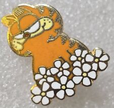 Vintage 1978 Orange Enamel Garfield The Cat In A White  Flower Bed Lapel Hat Pin picture