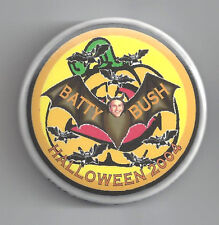 2004 BATTY BUSH - HALLOWEEN THEMED PICTURE BUTTON - GUARDFROG DESIGN - VARIETY 2 picture