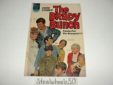 The Brady Bunch #1 Comic Dell 1970 TV Photo Cover Greg Marcia Jan Peter Cindy picture