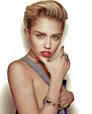 MILEY CYRUS - VERY NICE HEADSHOT  picture