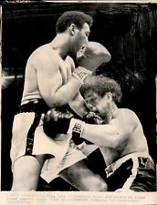 LG968 1967 AP Wire Photo ODCAR BONAVENA HEADS FOR CANVAS JIMMY ELLIS KO BOXING picture
