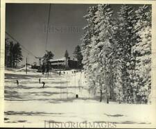 1968 Press Photo Skiers and Chairlift at United States Ski Resort - hpa18187 picture