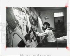 1989 Press Photo Artist Ted Stillwell Working in His Kansas City Studio picture