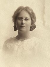 CG) Pretty Cute Woman Glasses Artistic White Dress Pearl Necklace NY Vassar 1915 picture