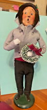 1991 Byers Choice Ltd USA Collectible Caroler Man Gray Coat Holding Wreath 13