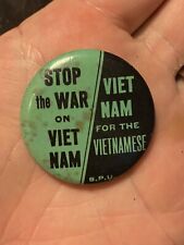 VINTAGE VIETNAM ANTI WAR PIN BACK BUTTON CAUSE PEACE RALLY VIETNAMESE 1960s Rare picture