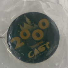 DISNEY  DISNEYLAND RESORT CAST MEMBER COMMUNITY FUND 2000 LACQUERED PIN  picture