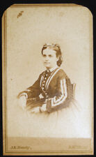 CIRCA 1865 CARTE-DE-VISITE PORTRAIT FASHIONABLY ATTIRED WOMAN BUNDY & WILLIAMS picture