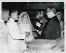 1958 Press Photo Rev Fredefick Frank Marrying Daughter Genesee & Herbert Hixon picture