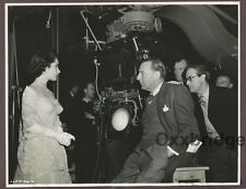 ELIZABETH LIZ TAYLOR On Set w/Director Photo ORIGINAL 1949 Conspirator Film picture