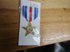 US MILITARY INSIGNIA MEDAL AWARD GALLANTRY IN COMBAT ACTION picture