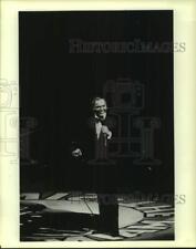 1985 Press Photo Frank Sinatra performs live in concert at Kemper Arena picture