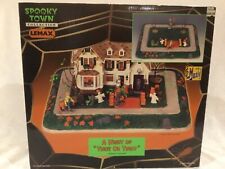 RARE NEW Lemax Spooky Town A Night Of Trick Or Treat 2003 Animated Base - Tested picture
