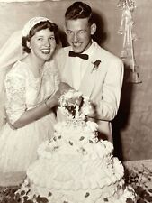 BZ Photograph 1950's Couple Newlyweds Just Married Cutting Cake Happy Man Woman picture