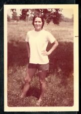 Vintage Photo PRETTY WOMAN IN CLASSIC CUT OFF SHORTS WHITE TEE HAND ON HIP 1975 picture