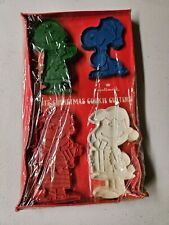 Hallmark Christmas Cookie Cutter Peanuts Snoopy Charlie Brown Linus Lucy Vintage picture