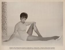 Carolyn Jones (1961) ❤ Original Vintage - Leggy Cheesecake Beauty Photo K 264 picture