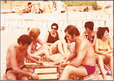1980s Affectionate Men Trunks Bulge Pretty Women Bikini Beach Gay int Vint Photo picture