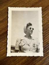 Pretty Woman with Round Sunglasses 1940s B&W Vintage Photo SA2 picture