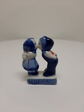 Vtg Delft Style Holland Miniature Boy & Girl Kissing Figurine Blue White Ceramic picture