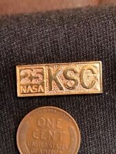 NASA 25th Anniversary Kenedy Space Center Lapel Hat Souvenir Pin picture