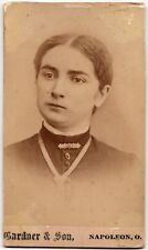 ANTIQUE CDV CIRCA 1870s GARDNER & SON GORGEOUS YOUNG LADY NAPOLEON OHIO picture