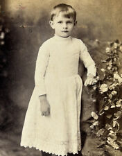 Antique Victorian photograph family cabinet card lovely child picture