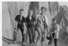 Vintage FOUND FAMILY PHOTO Black And White Snapshot MID CENTURY 312 LA 90 I picture
