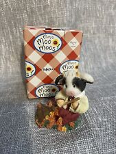 Enesco Mary’s Moo Moos “Moo Autumn be in the Pictures “ November Figurine Boxed picture