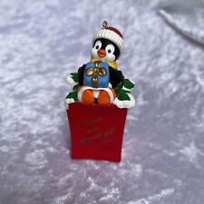 VTG 1996 HALLMARK CHRISTMAS ORNAMENT A MOM IS A SPECIAL GIFT BAG PENGUIN picture