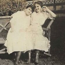 Two Young Women Affectionate Pose Lesbian Interest 1910s Antique Snapshot Photo picture