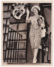 STUNNING ELEGANT SMILING BRITISH QUEEN ELIZABETH EDINBURGH 1964 Photo Y 365 picture