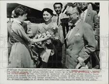 1955 Press Photo Mamoru Shigemitsu and daughter greeted in San Francisco. picture