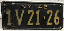 1942 New York License Plate 1V21-26 picture