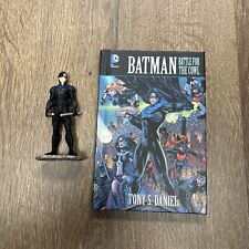 Batman Battle For The Cowl Hardcover Pocket Book 5 x 7 Promo W/figure DC Comic picture
