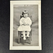 ANTIQUE WW1-ERA REAL PHOTO POST CARD OF LITTLE GIRL RPPC POSTCARD - UNPOSTED picture