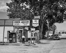 1941 WYOMING GENERAL STORE Mobil Gas 8.5x11 PHOTO  (205-V) picture